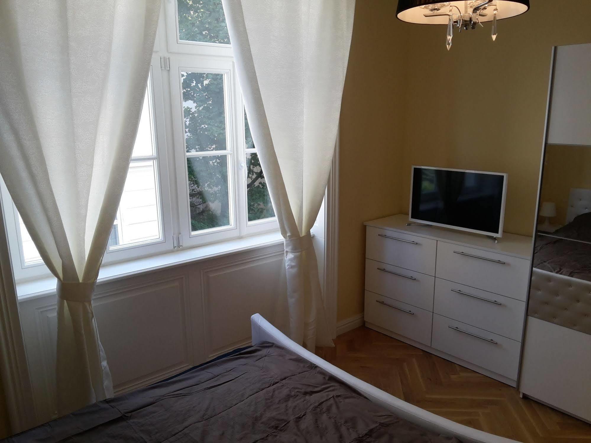 Imperial Apartments Schoenbrunn - Contactless Check-In Wiedeń Zewnętrze zdjęcie